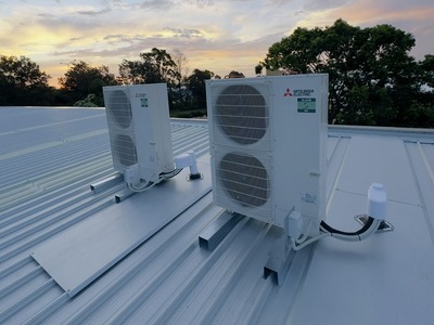 Roof mount bracket